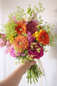 Kolorowy bukiet w stylu garden Bukiet ślubny w wyrazistej kolorystyce